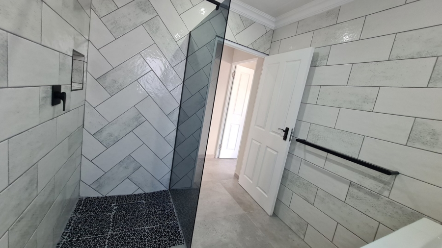 3 Bedroom Property for Sale in Dana Bay Western Cape